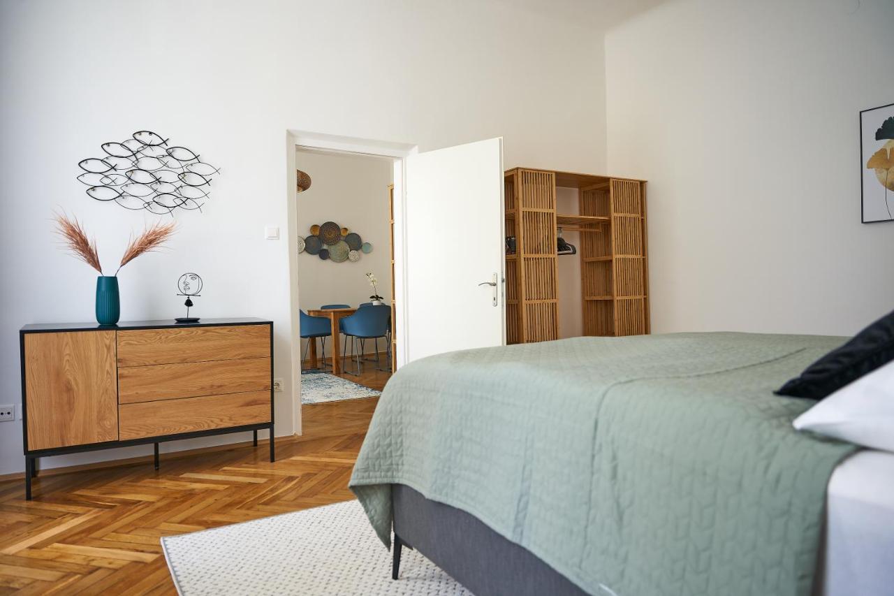 Trendy 3 Zentral Gelegen Apartamento